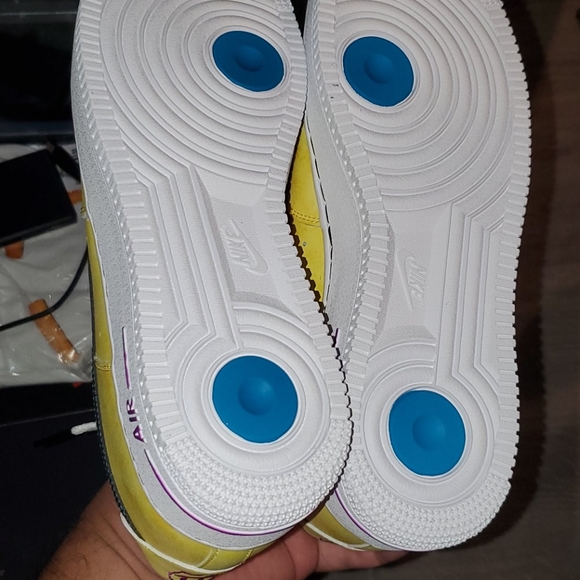 Nike Air Force 1's Peace, & Love. 10.5 deadstock - Picture 4 of 5